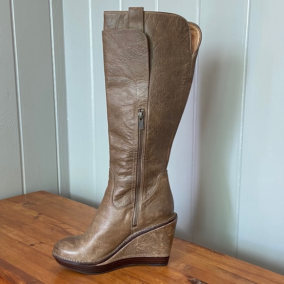 FRYE Paige Wedge Tall Leather Riding Boots EUC - Picture 8 of 15